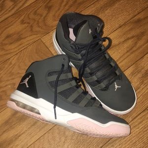 Air Jordan Max aura Y 5.5